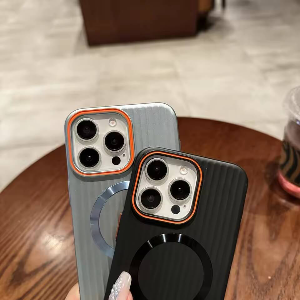 Corrugated Matt Magsafe Case